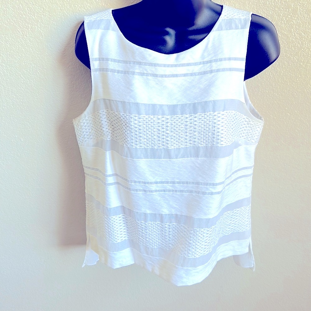 White House | Black Market Crisp White Sleeveless Blouse